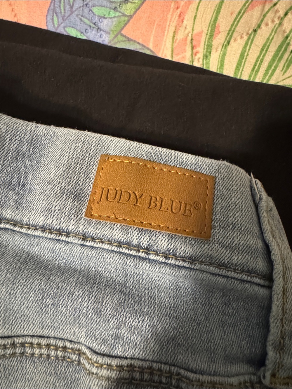 Judy Blue Women's Skinny Jeans in Light Blue Wash - Picture 4 of 7